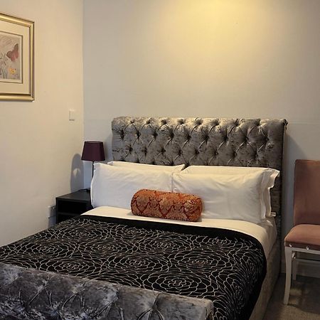 Sids Restaurant And Bar With Rooms Кардиф Екстериор снимка