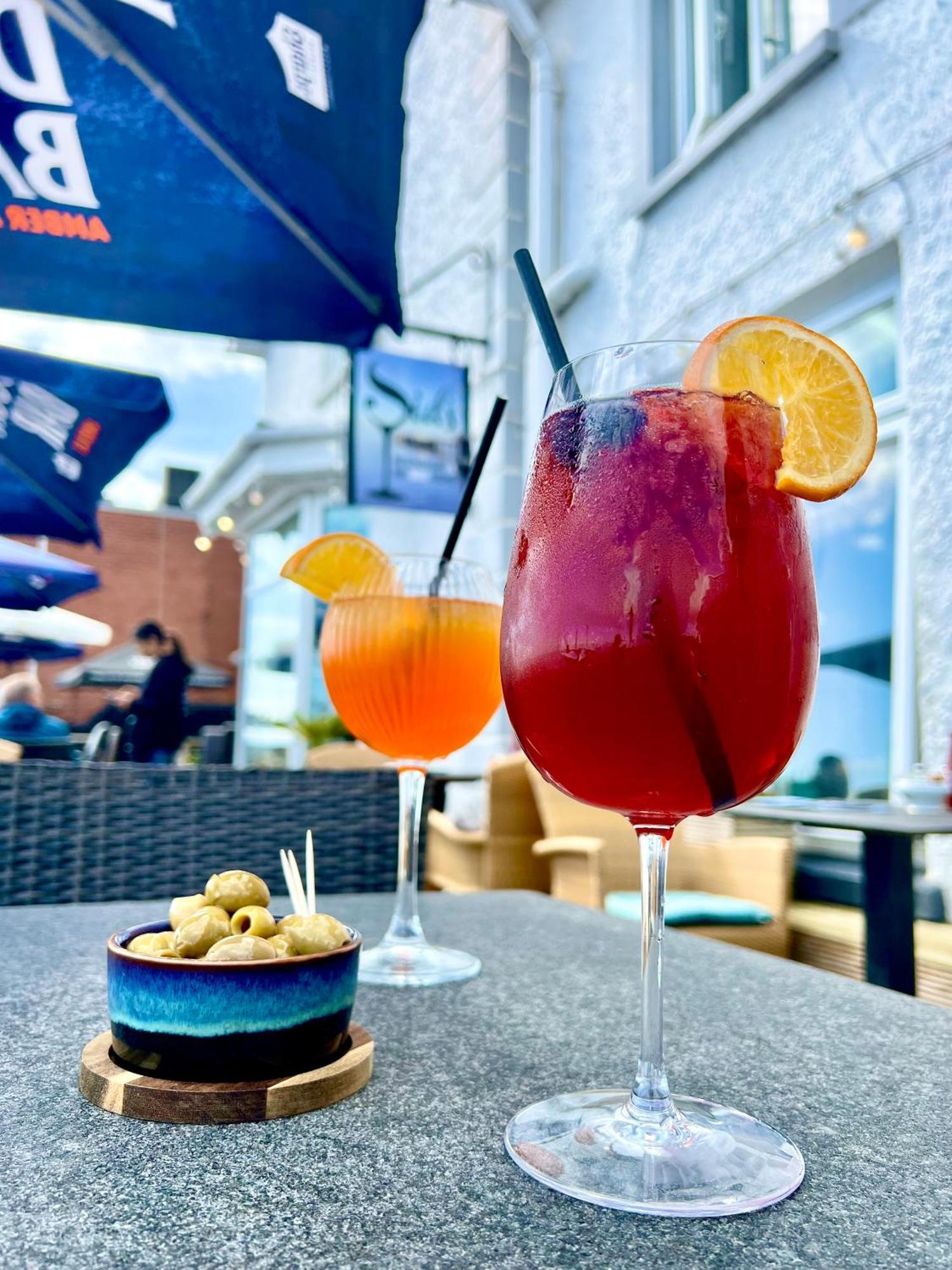 Sids Restaurant And Bar With Rooms Кардиф Екстериор снимка
